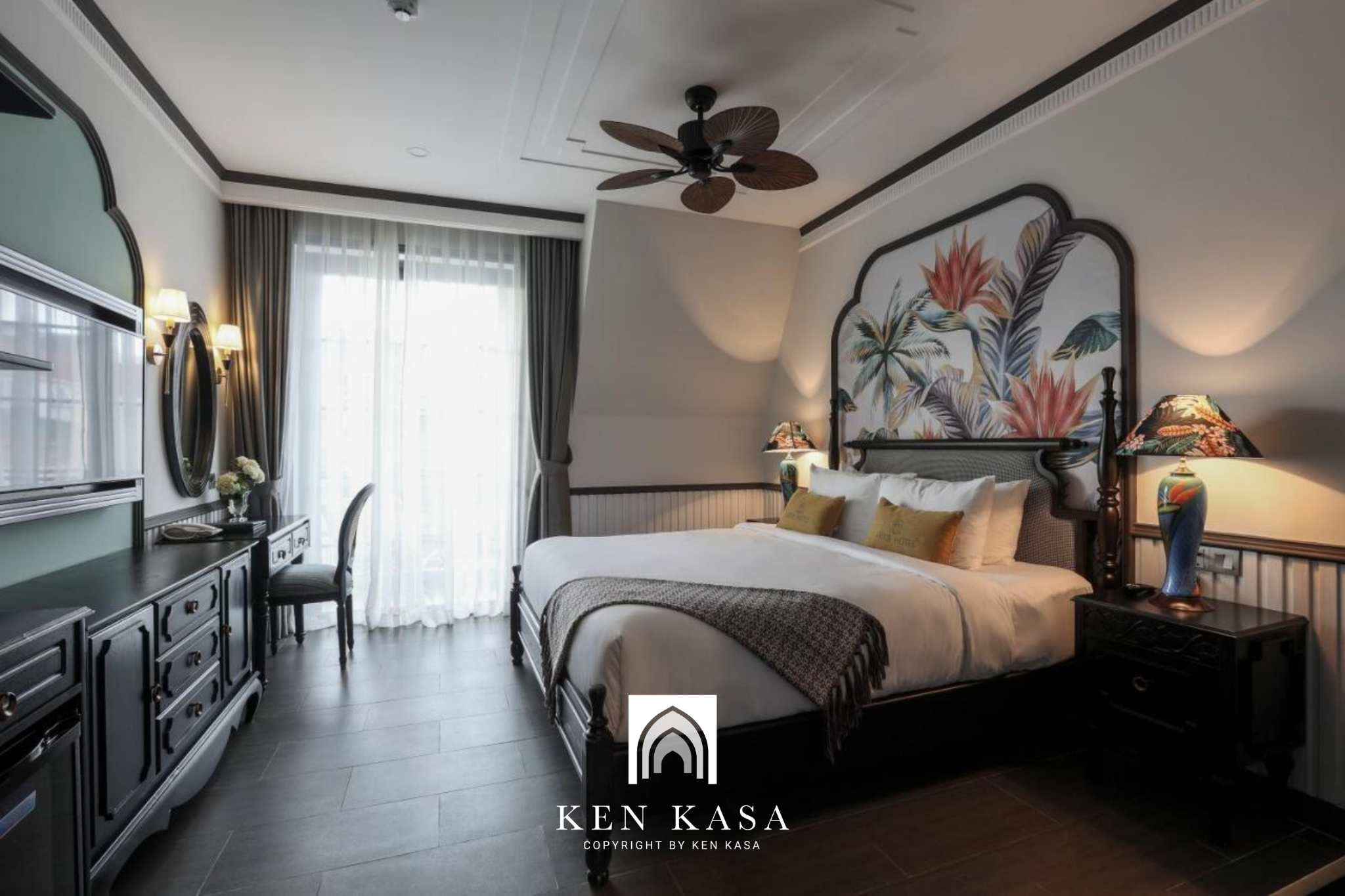 Superior king bedroom tại Artis Hotel Đà Lạt 